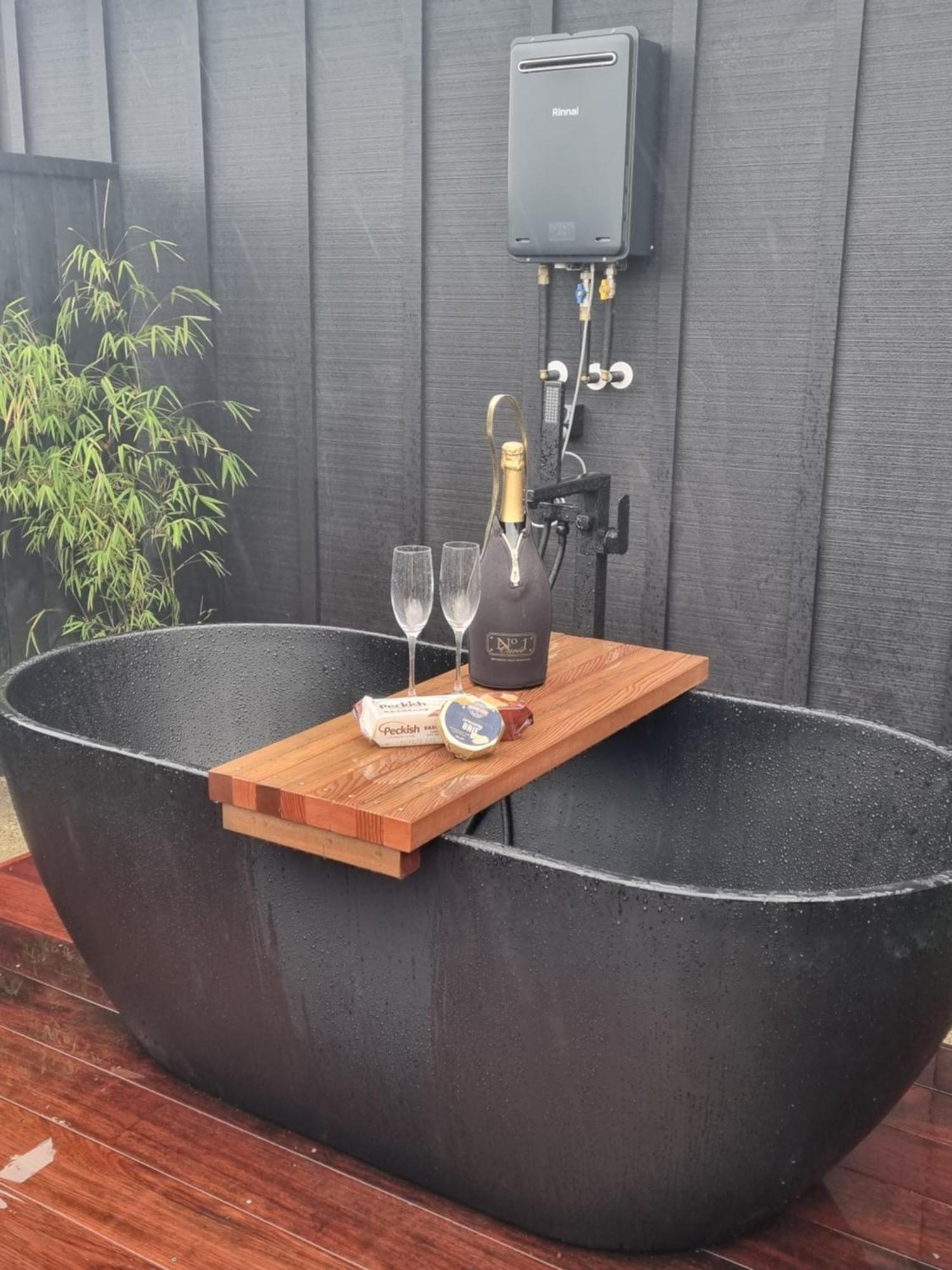 Bach22 Rustic Romantic Getaway Te Puna Exteriör bild